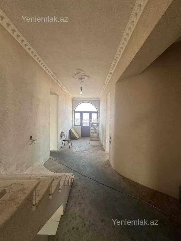 Satılır 10 otaqlı obyekt 920 m²