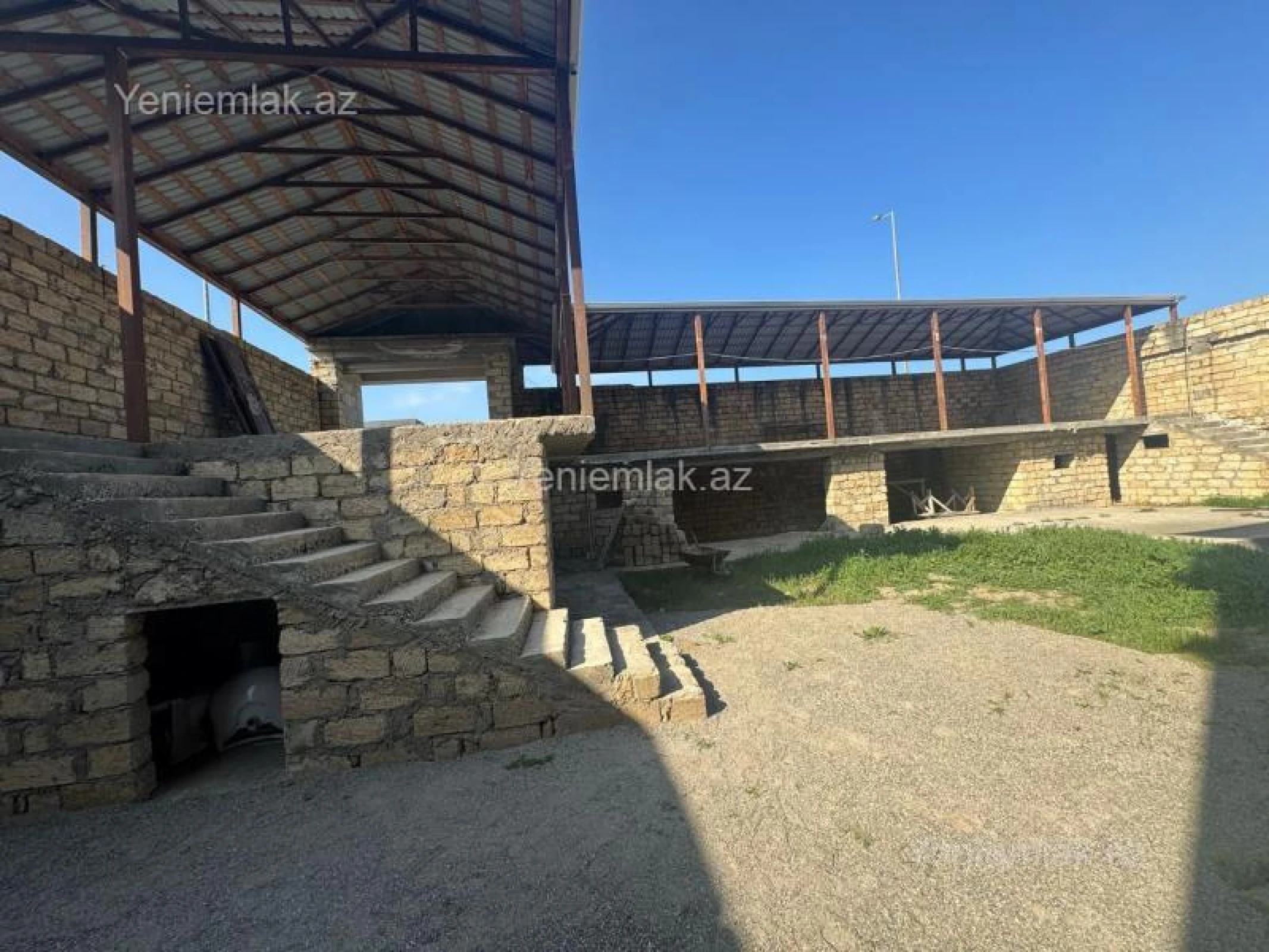 Satılır 10 otaqlı obyekt 920 m²