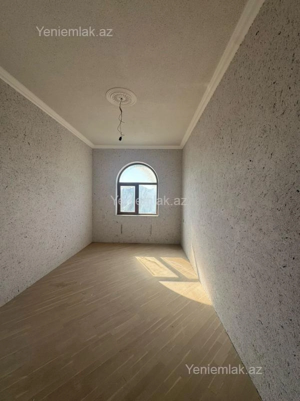 Satılır 10 otaqlı obyekt 920 m²