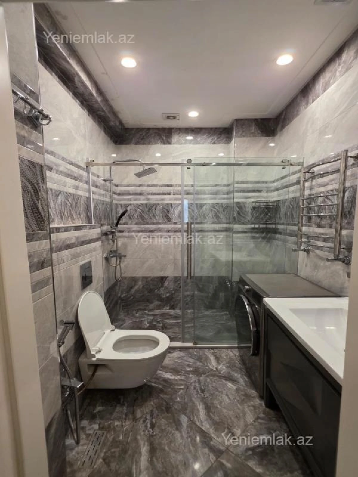 Satılır 3 otaqlı yeni tikili 105 m²