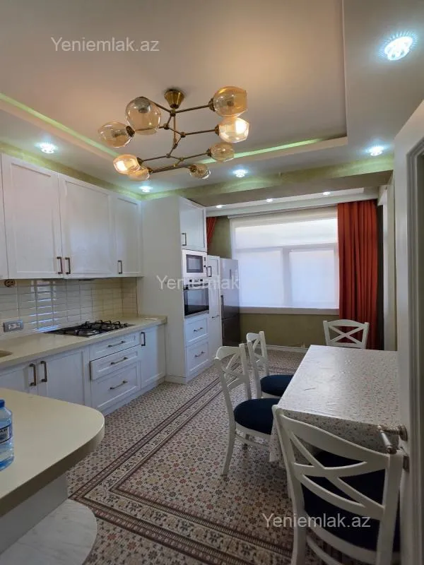 Satılır 3 otaqlı yeni tikili 105 m²
