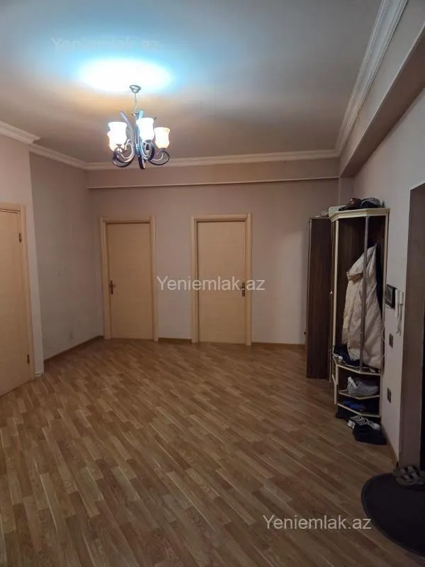 Satılır 3 otaqlı yeni tikili 127 m²