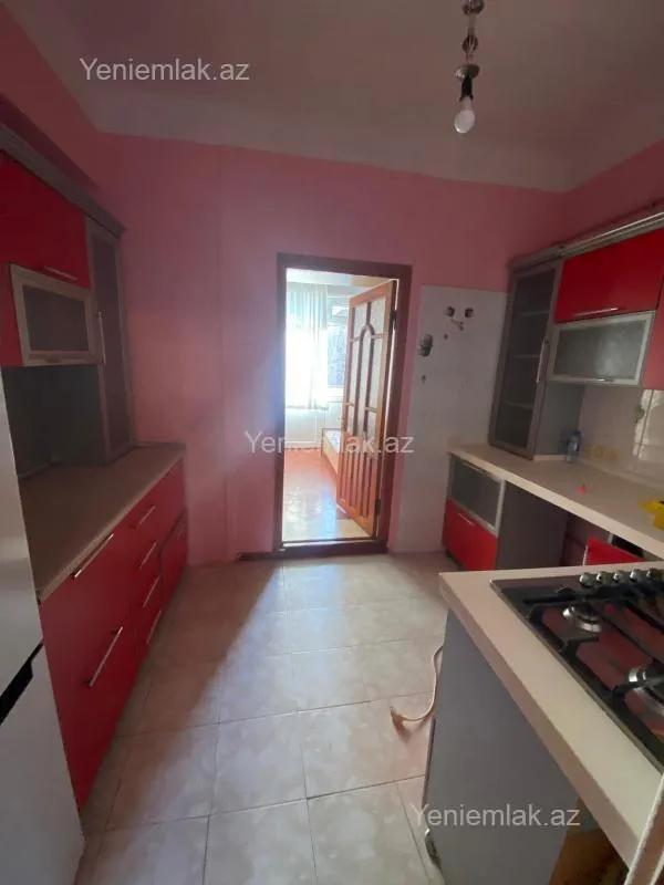 Satılır 2 otaqlı köhnə tikili 70 m²