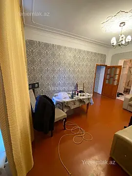 Satılır 2 otaqlı köhnə tikili 70 m²