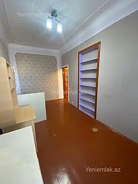 Satılır 2 otaqlı köhnə tikili 70 m²