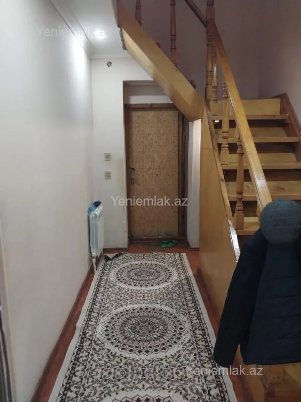 Satılır 6 otaqlı həyət evi 250 m²