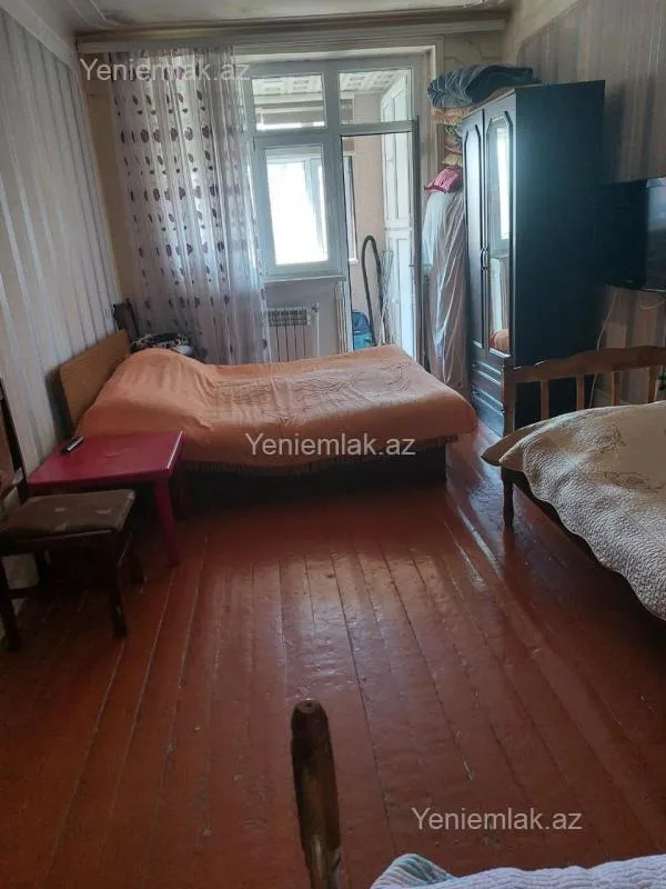 Satılır 3 otaqlı köhnə tikili 74 m²
