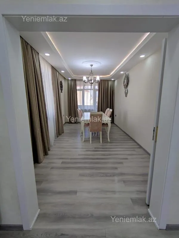 Satılır 5 otaqlı köhnə tikili 100 m²