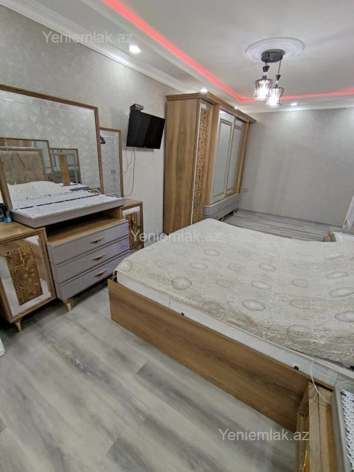 Satılır 5 otaqlı köhnə tikili 100 m²