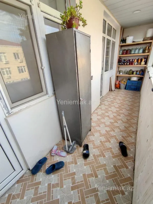 Satılır 5 otaqlı köhnə tikili 100 m²