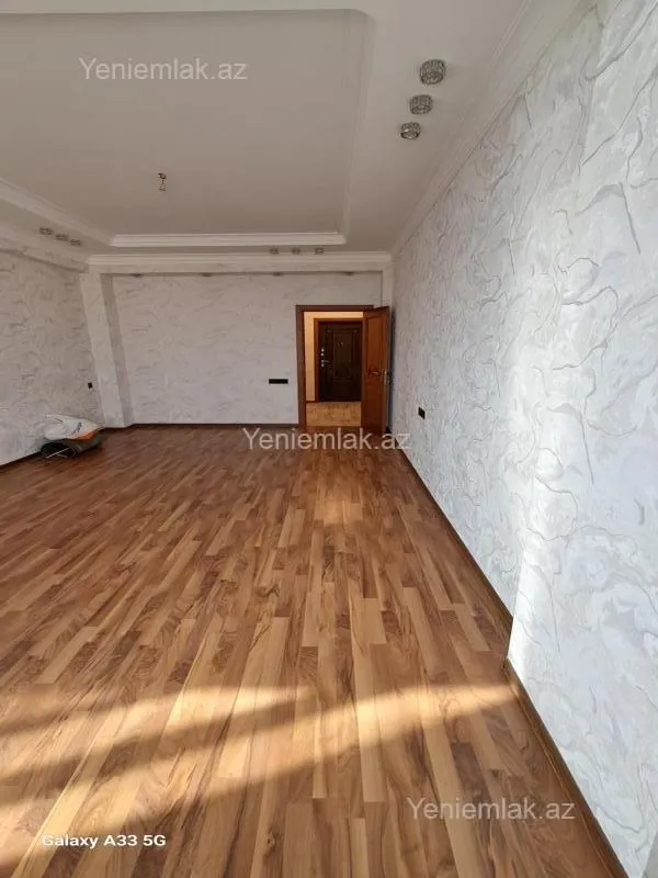 Satılır 2 otaqlı yeni tikili 74 m²