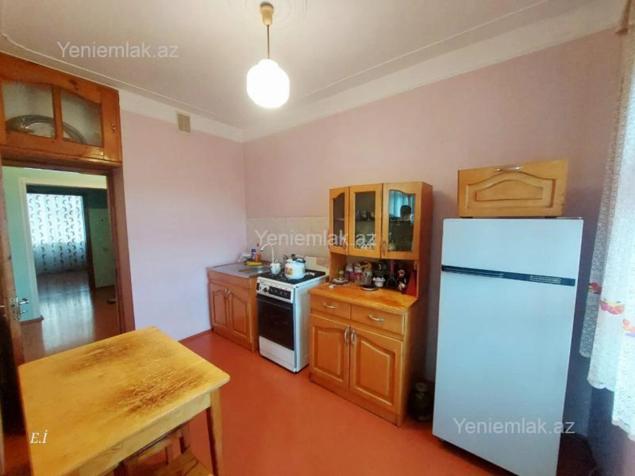 Satılır 3 otaqlı köhnə tikili 69 m²