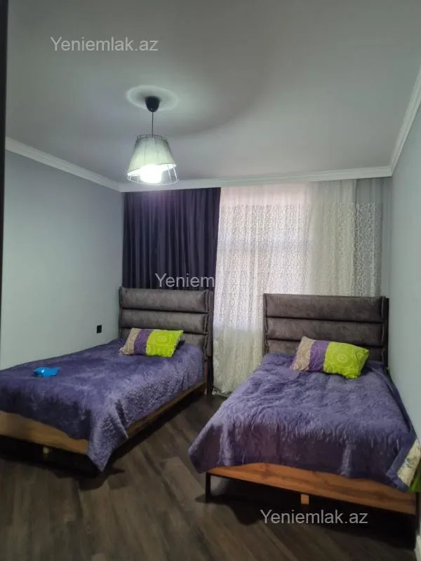 Satılır 6 otaqlı həyət evi 240 m²