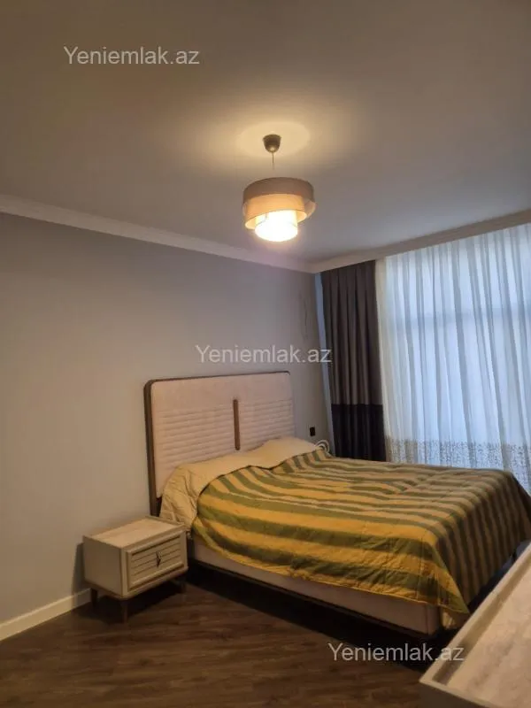 Satılır 6 otaqlı həyət evi 240 m²