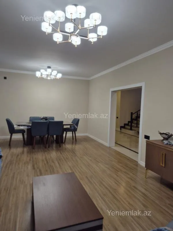 Satılır 6 otaqlı həyət evi 240 m²