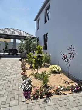 Satılır 6 otaqlı həyət evi 240 m²