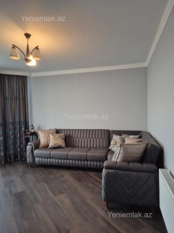 Satılır 6 otaqlı həyət evi 240 m²