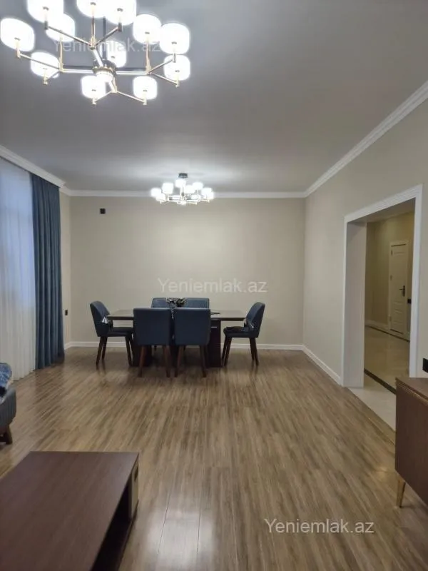 Satılır 6 otaqlı həyət evi 240 m²