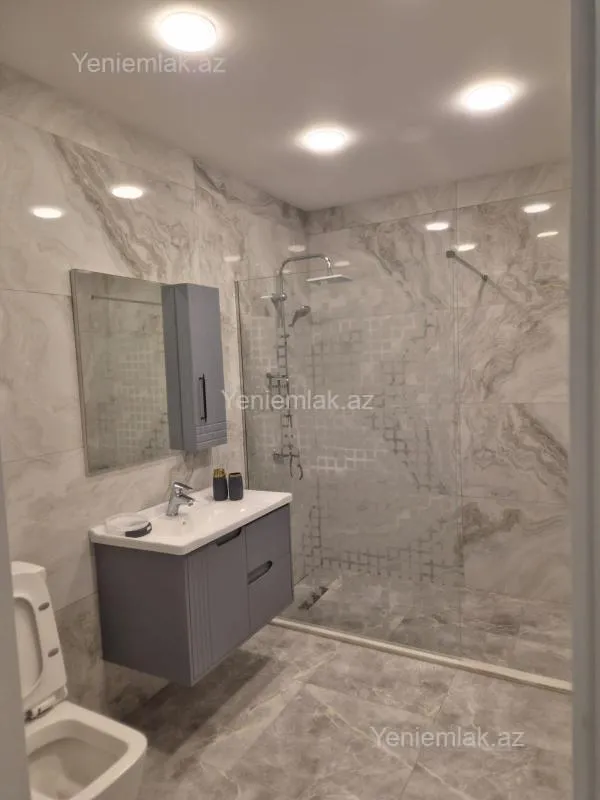 Satılır 6 otaqlı həyət evi 240 m²