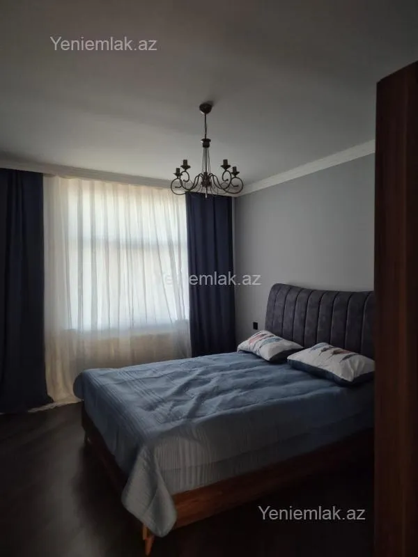 Satılır 6 otaqlı həyət evi 240 m²