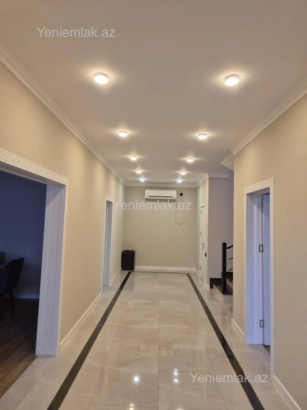 Satılır 6 otaqlı həyət evi 240 m²