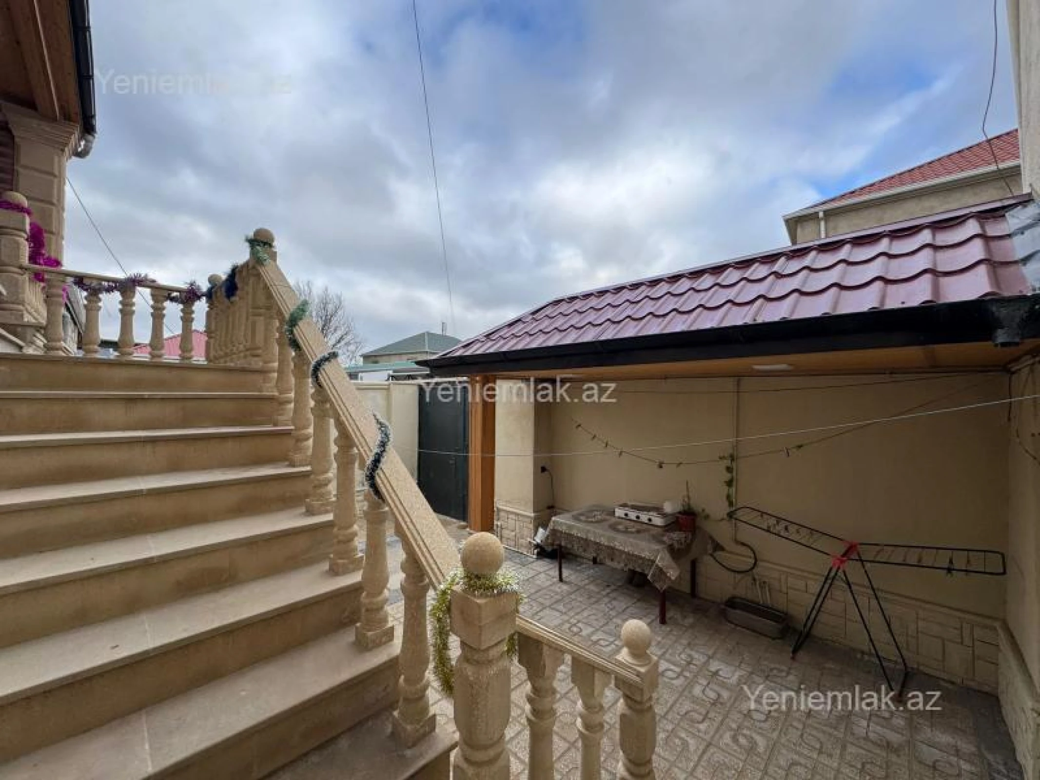 Satılır 3 otaqlı həyət evi 100 m²