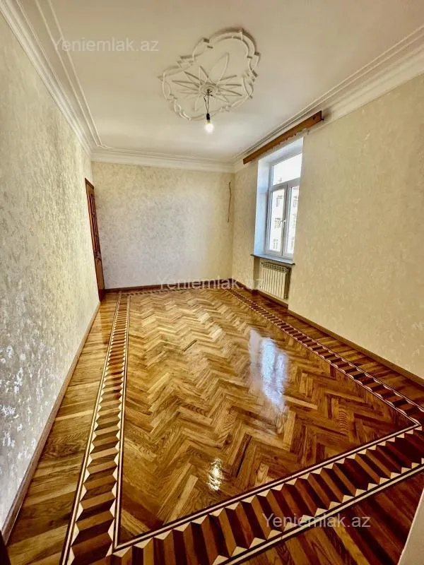 Satılır 2 otaqlı köhnə tikili 50 m²