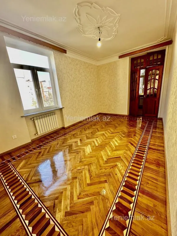 Satılır 2 otaqlı köhnə tikili 50 m²