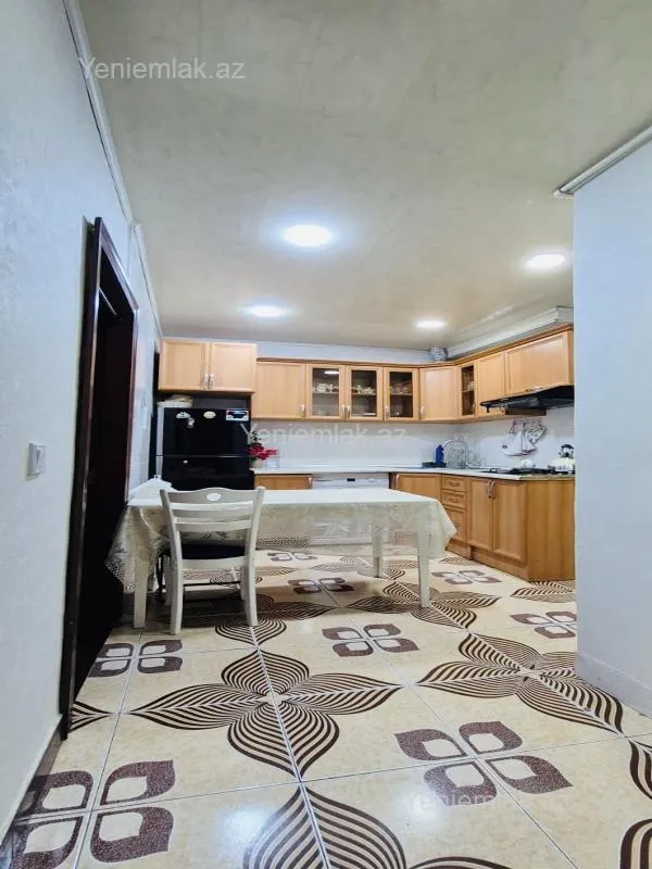 Satılır 3 otaqlı köhnə tikili 66 m²