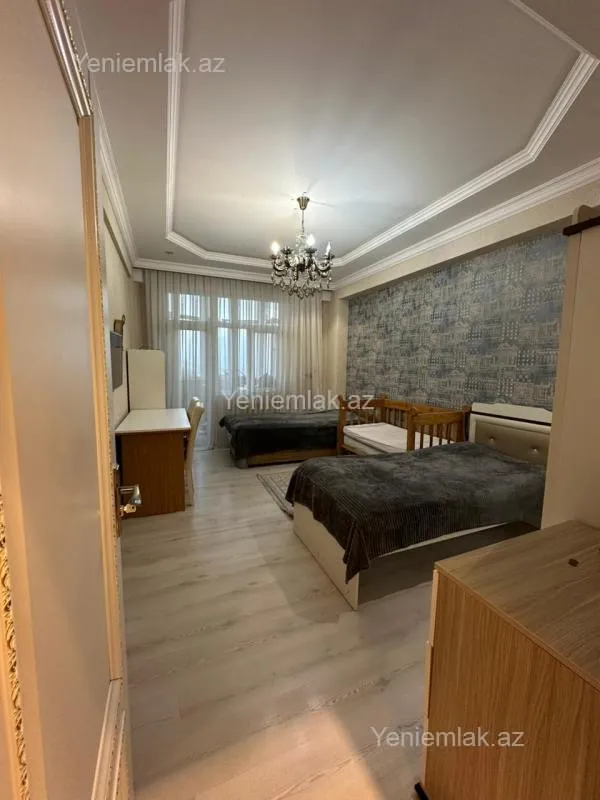 Satılır 3 otaqlı yeni tikili 150 m²
