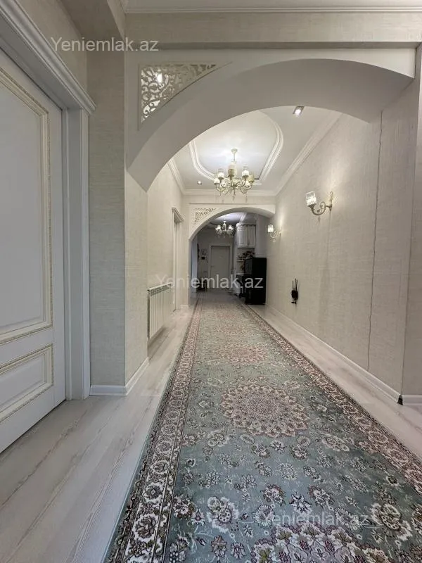 Satılır 3 otaqlı yeni tikili 150 m²