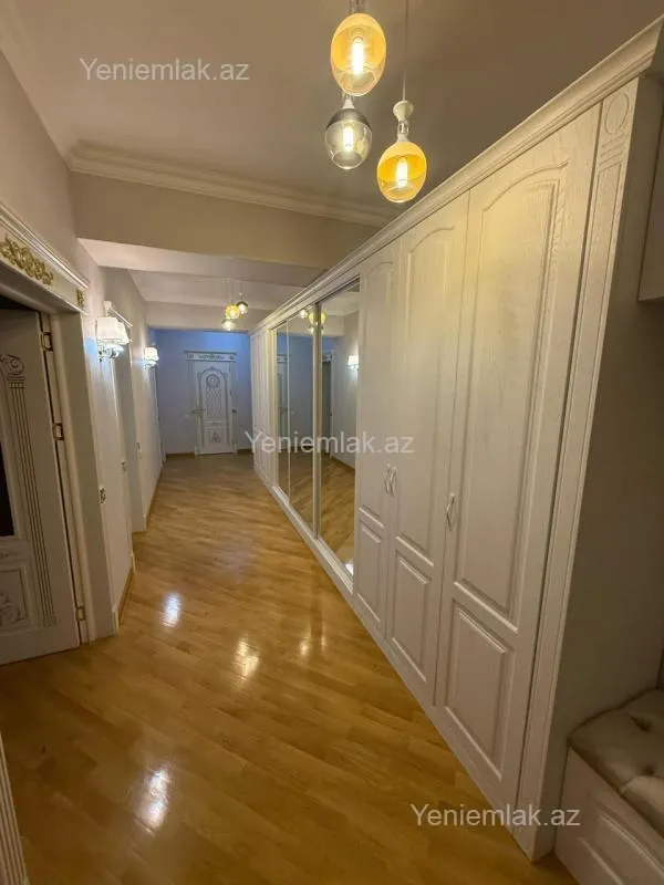 Satılır 3 otaqlı yeni tikili 140 m²