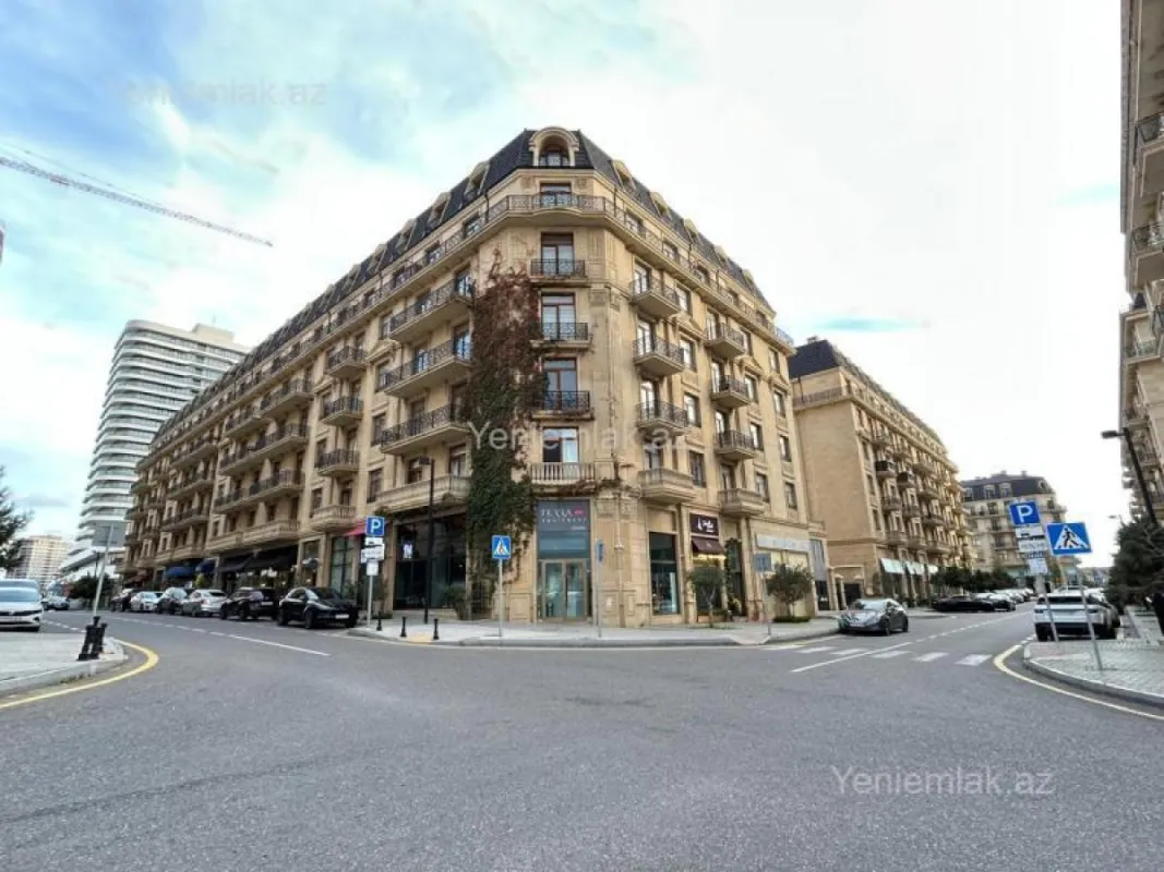 Satılır 3 otaqlı yeni tikili 115 m²