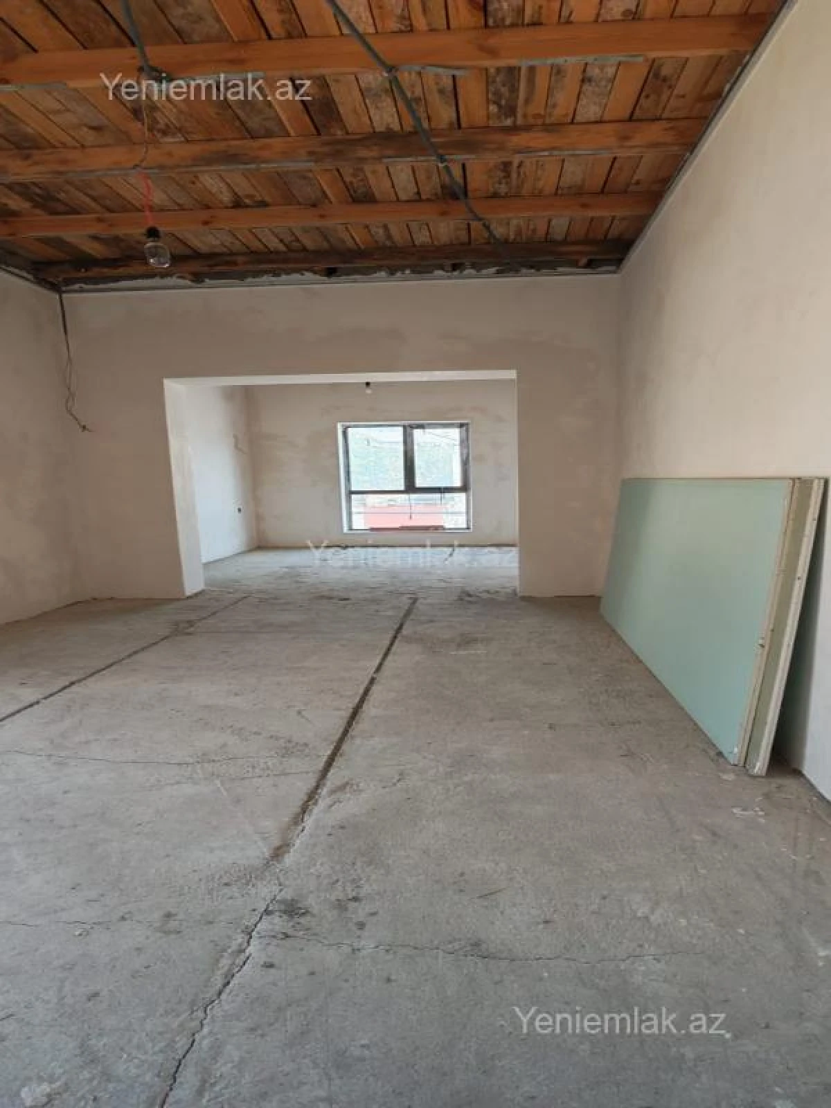 Satılır 6 otaqlı həyət evi 220 m²