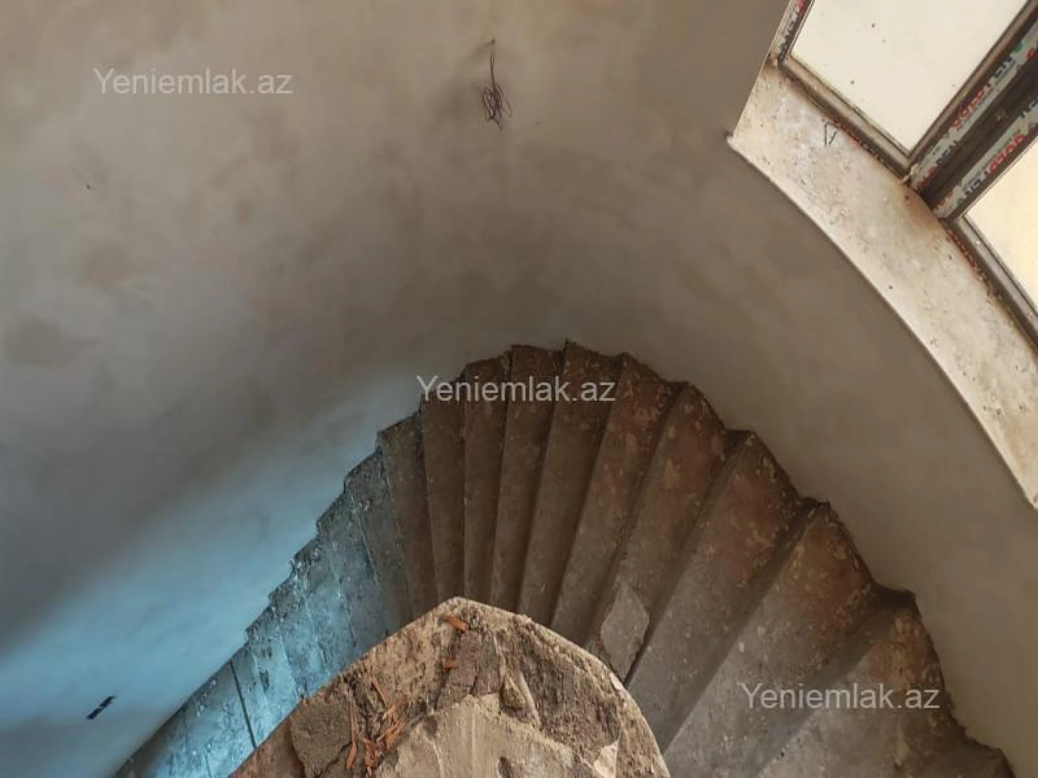 Satılır 6 otaqlı həyət evi 220 m²