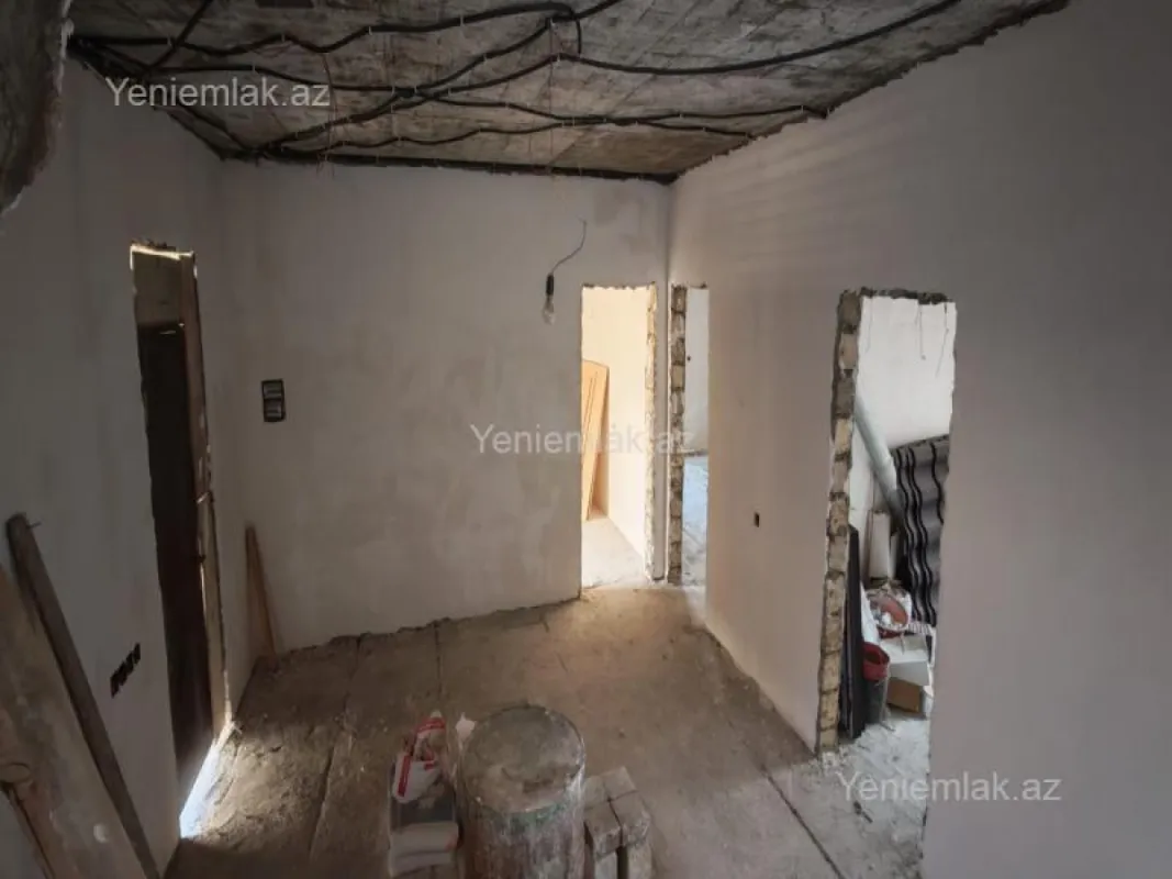 Satılır 6 otaqlı həyət evi 220 m²