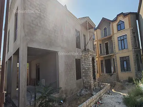 Satılır 6 otaqlı həyət evi 220 m²
