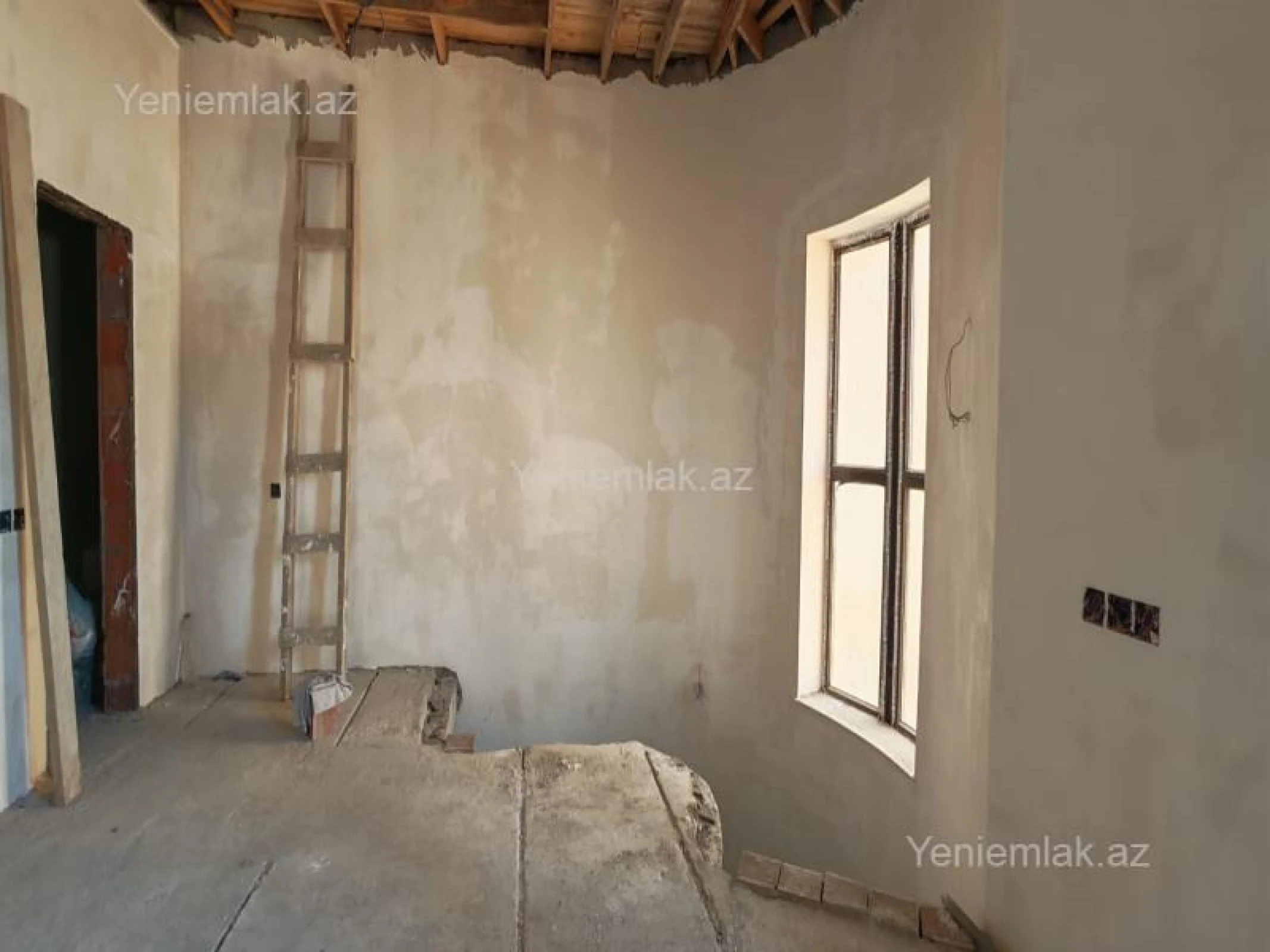 Satılır 6 otaqlı həyət evi 220 m²