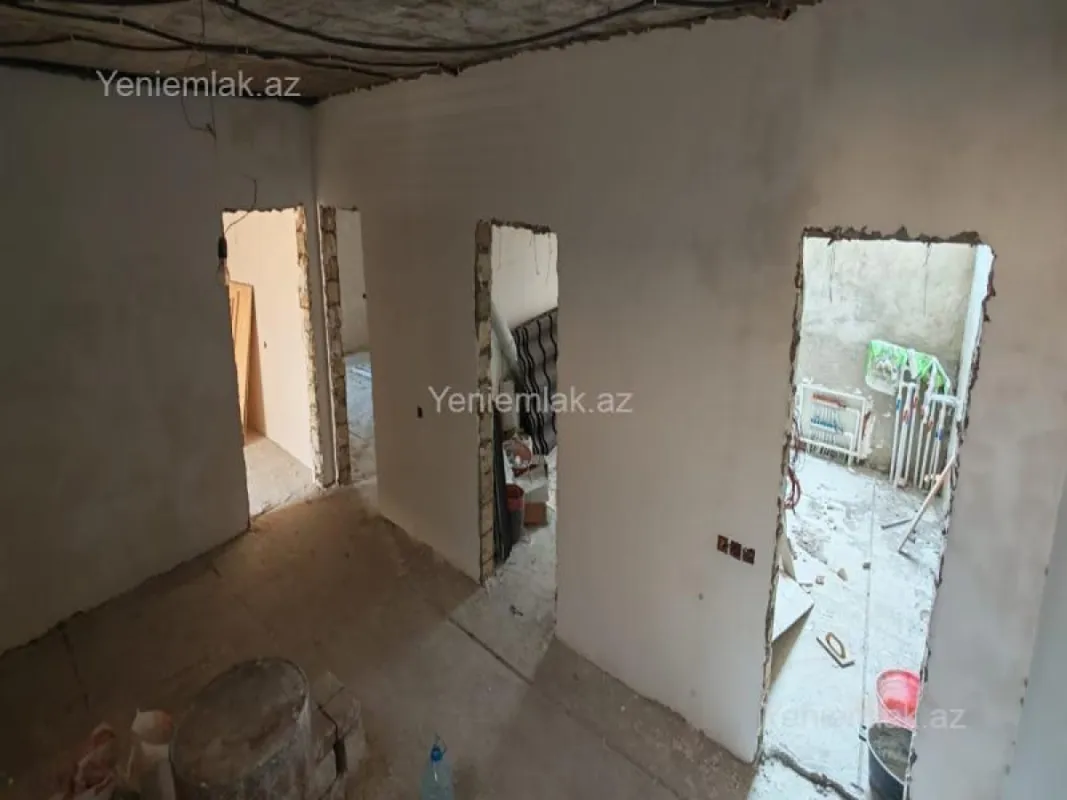 Satılır 6 otaqlı həyət evi 220 m²