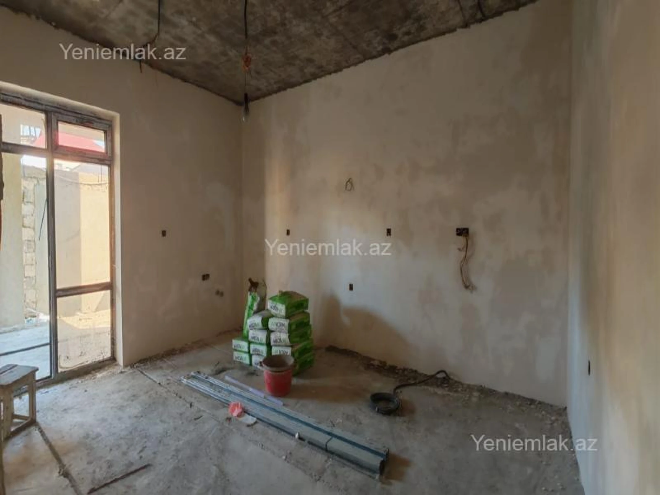 Satılır 6 otaqlı həyət evi 220 m²