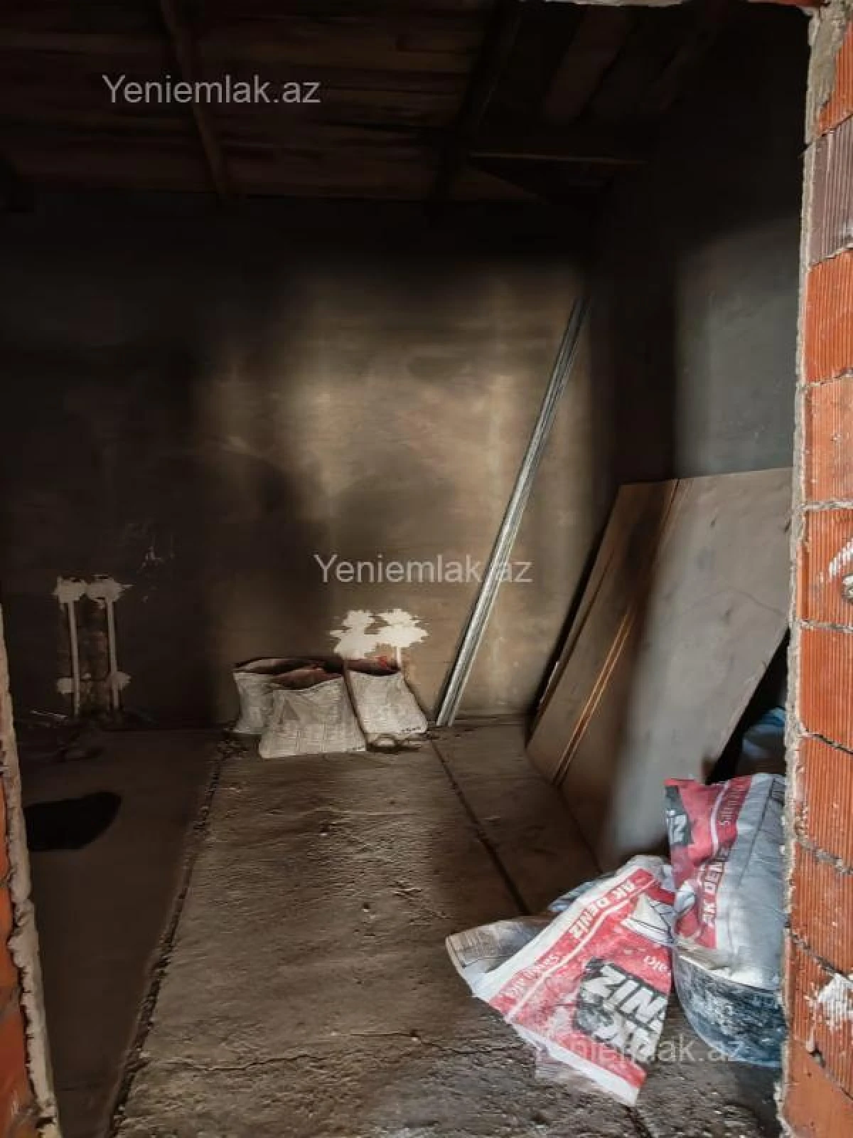 Satılır 6 otaqlı həyət evi 220 m²