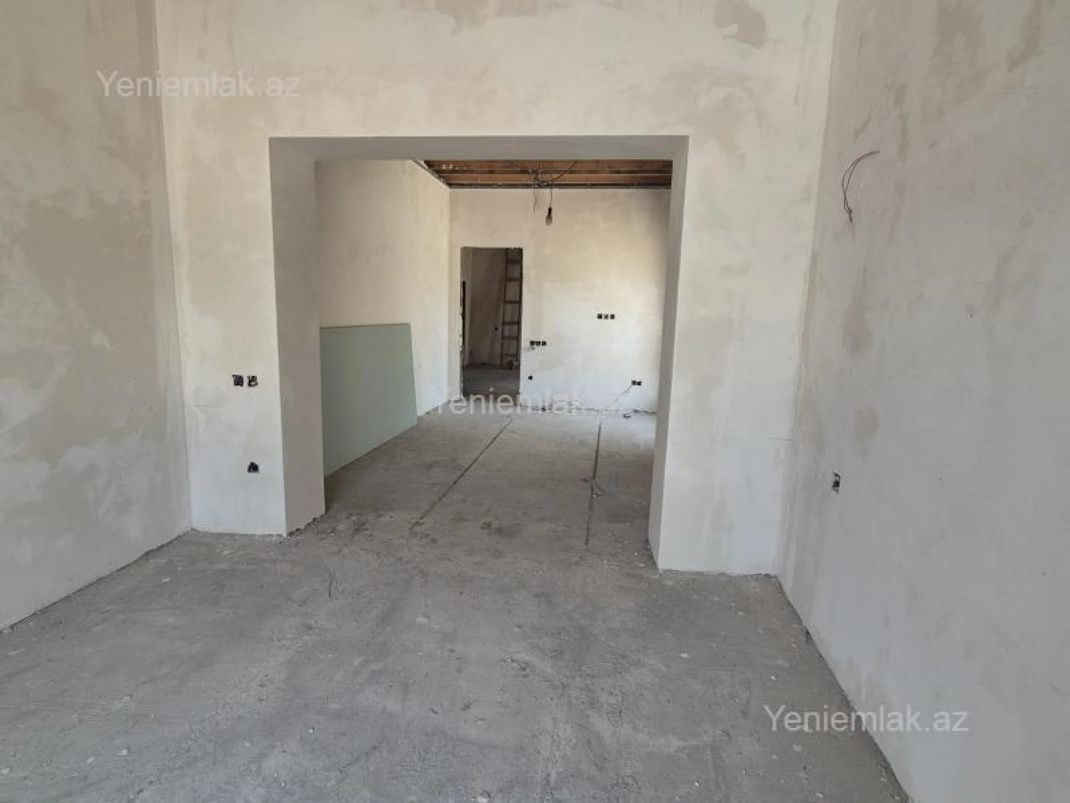 Satılır 6 otaqlı həyət evi 220 m²