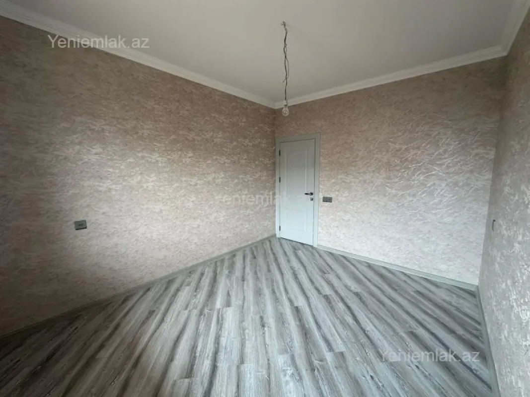 Satılır 5 otaqlı köhnə tikili 110 m²