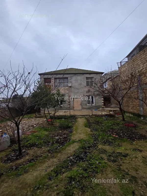 Satılır 4 otaqlı həyət evi 140 m²