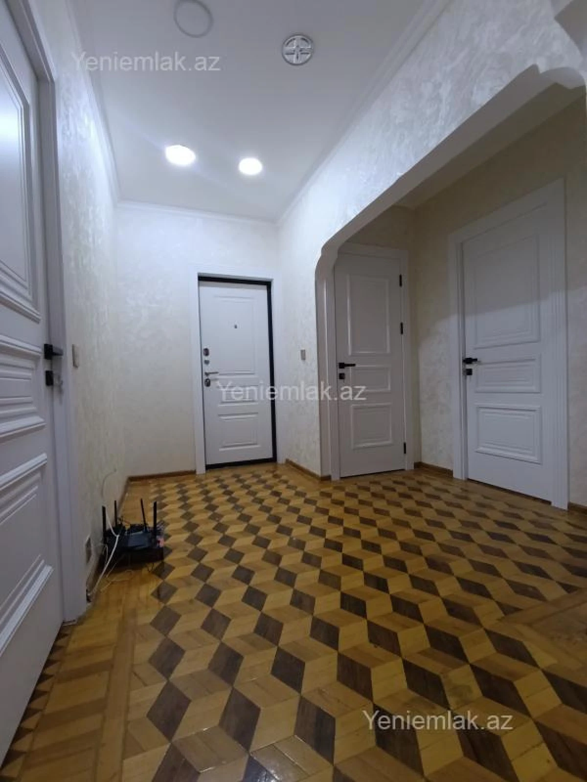 Satılır 3 otaqlı köhnə tikili 90 m²
