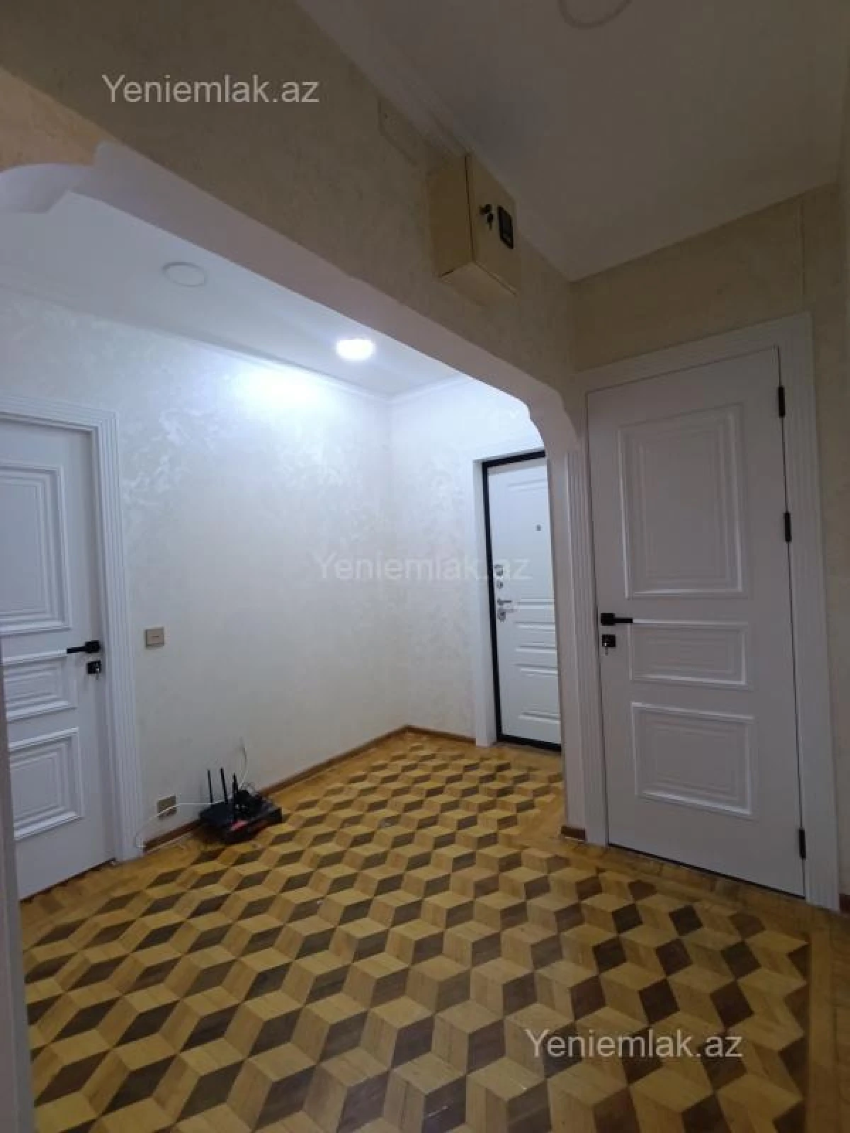 Satılır 3 otaqlı köhnə tikili 90 m²