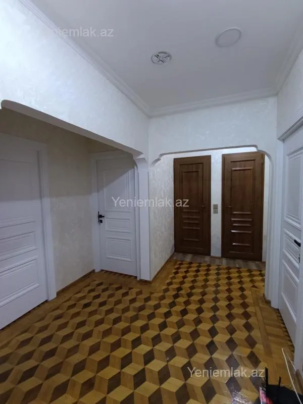 Satılır 3 otaqlı köhnə tikili 90 m²
