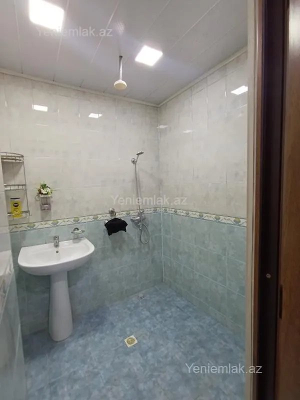 Satılır 3 otaqlı köhnə tikili 90 m²