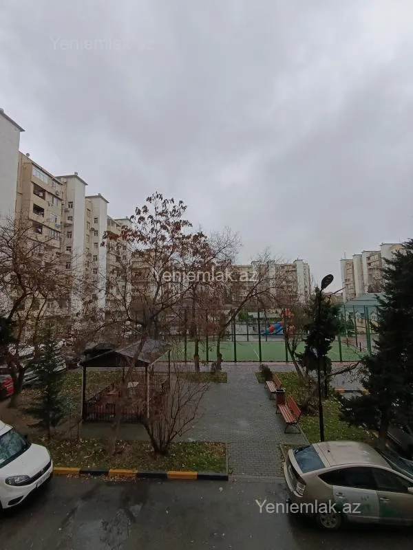 Satılır 3 otaqlı köhnə tikili 90 m²