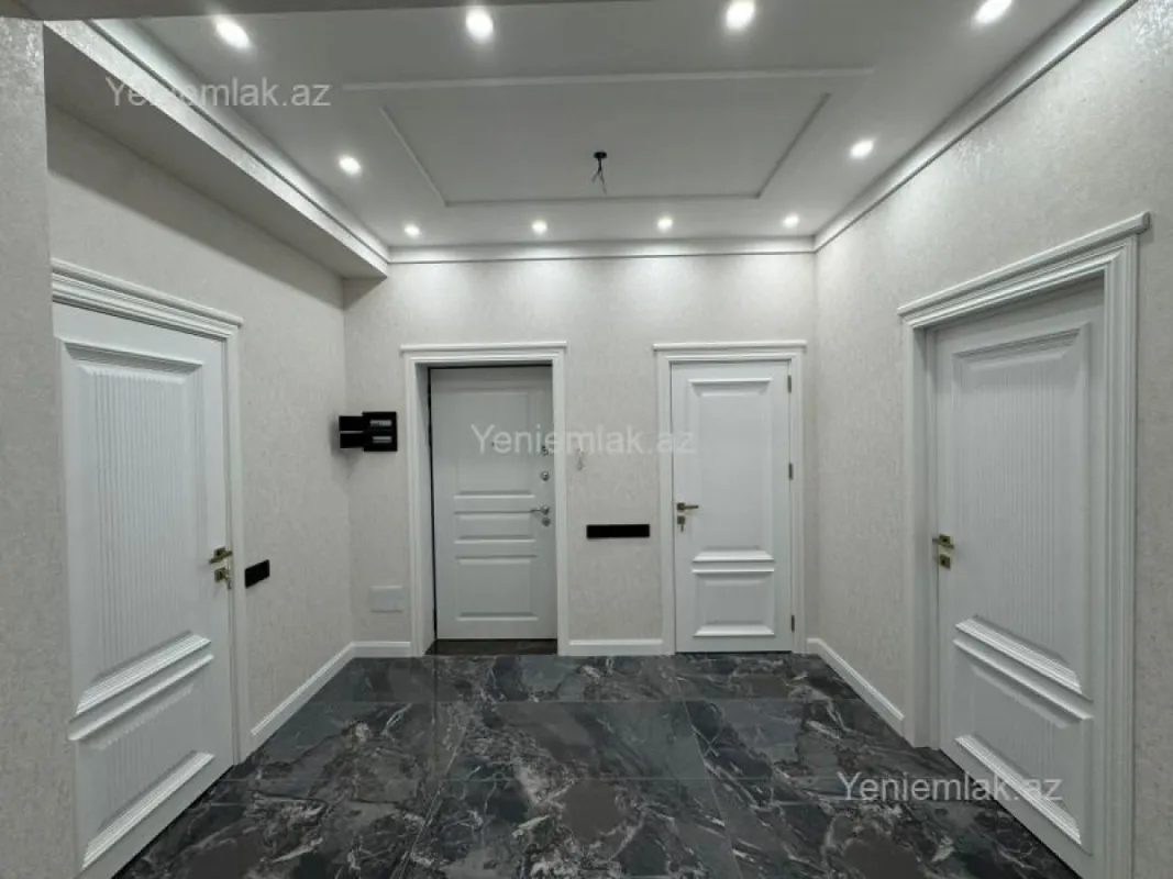 Satılır 3 otaqlı yeni tikili 160 m²